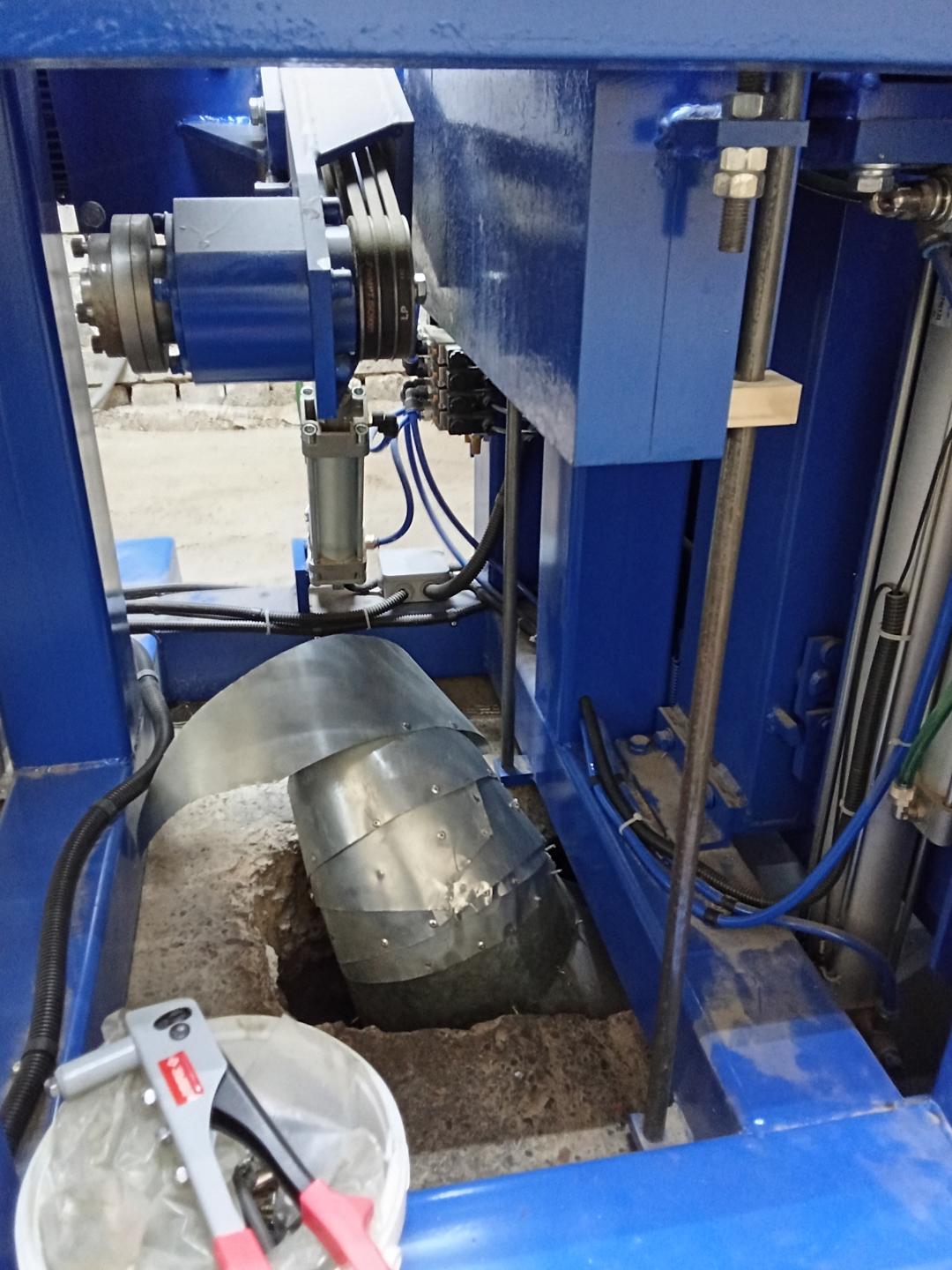 Деревообрабатывающий чашкорезный фрезерный станок ВКР 180,2023г.в.