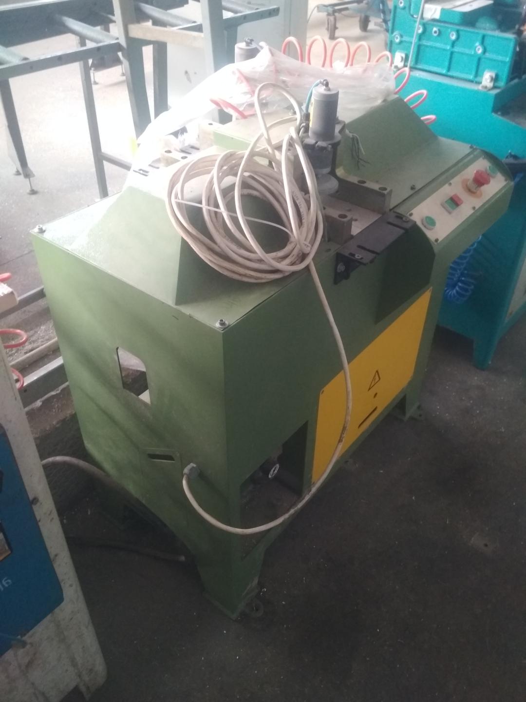 Пила для резки штапика KABAN AD 1040, 2007 года выпуска.