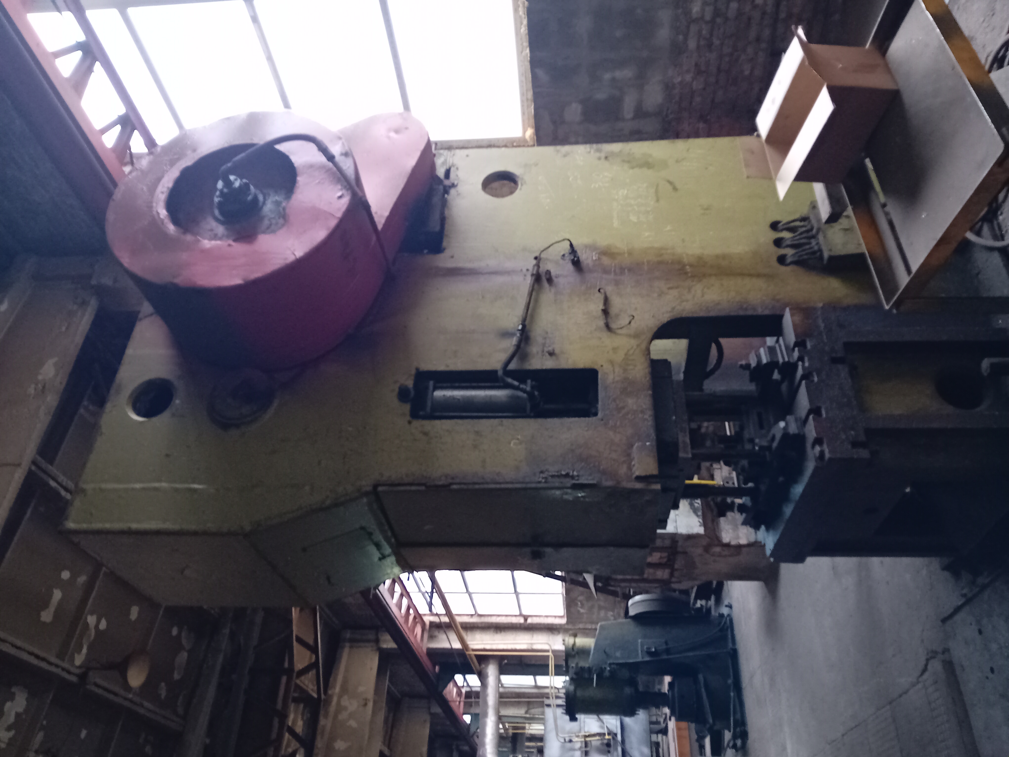 КЕ2332 Пресс однокривошипный простого действия открытый наклоняемый.