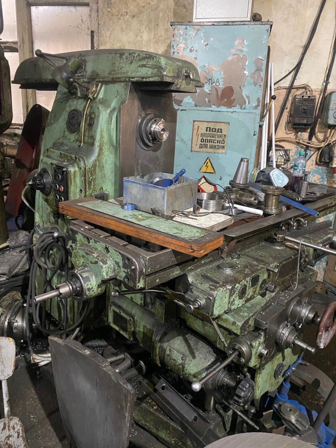 Фрезерный станок 6М83