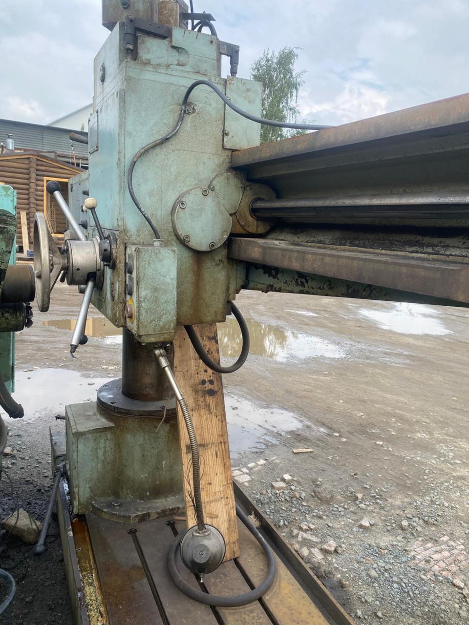 Радиально-сверлильный станок 2С550А