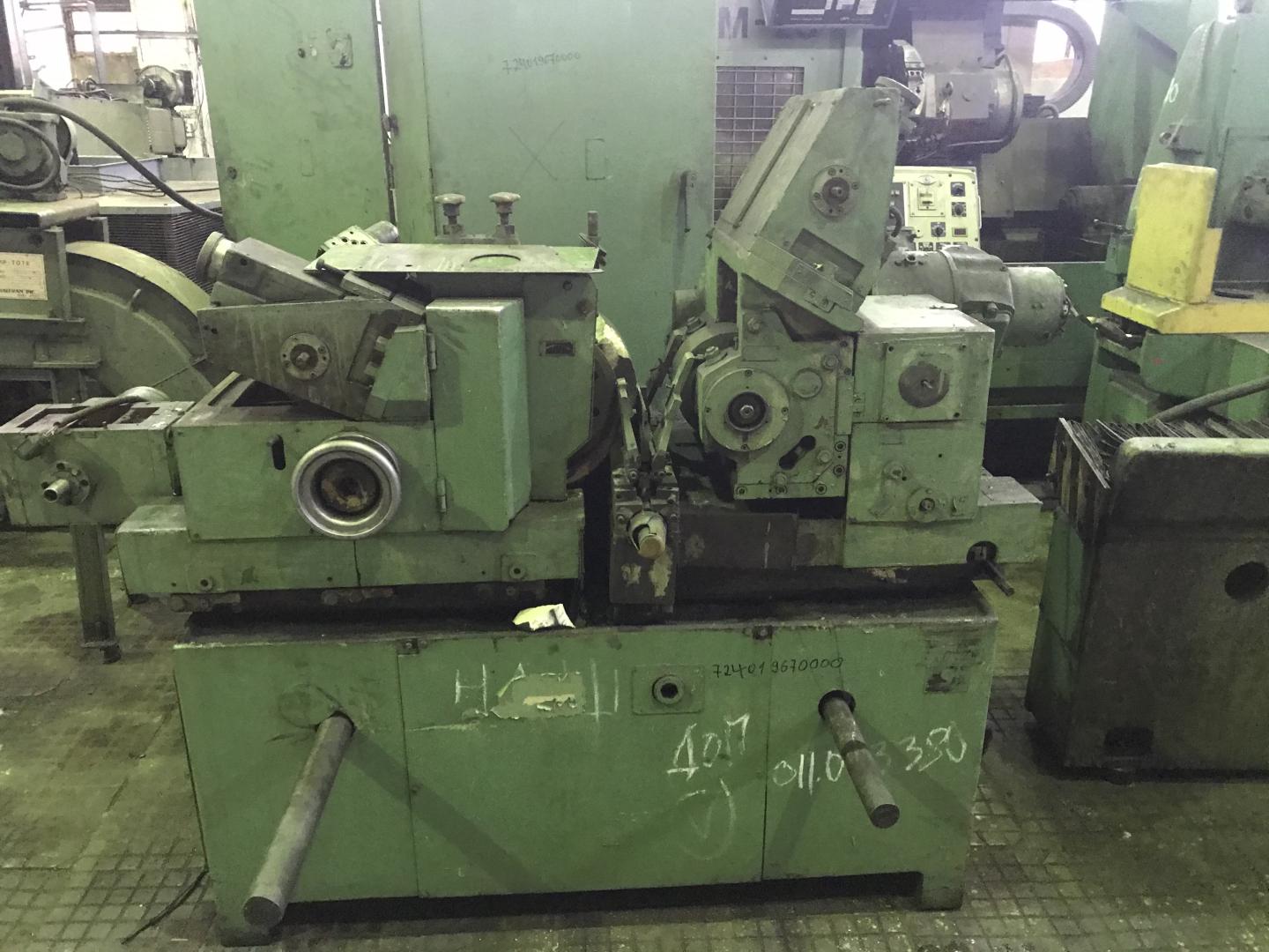 3М182 станок круглошлифовальный бесцентровый.