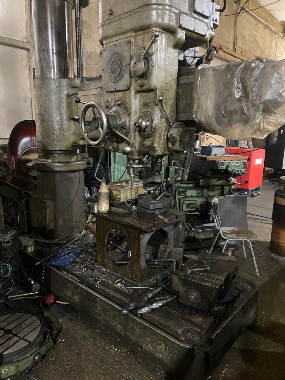 Радиально-сверлильный станок 2А55