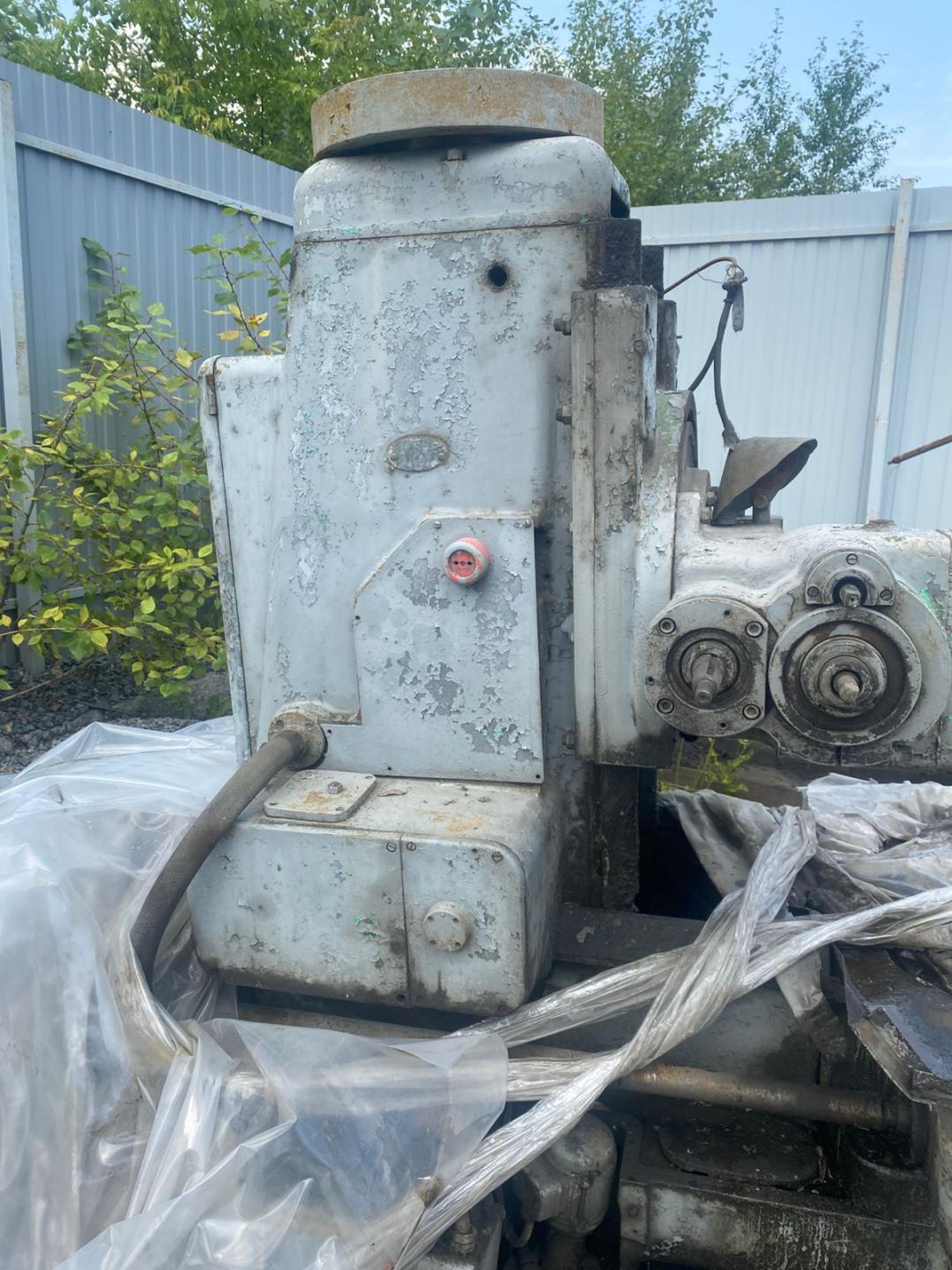 Зубофрезерный вертикальный полуавтомат 5Е32