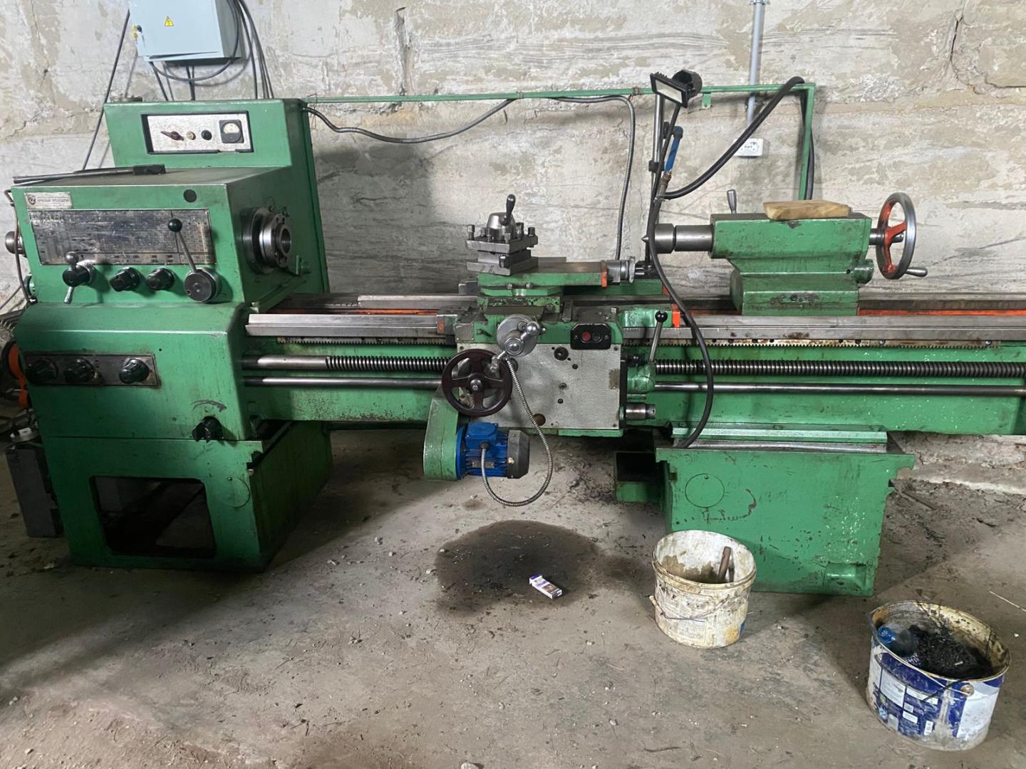 Токарно-винторезный станок МК-6132