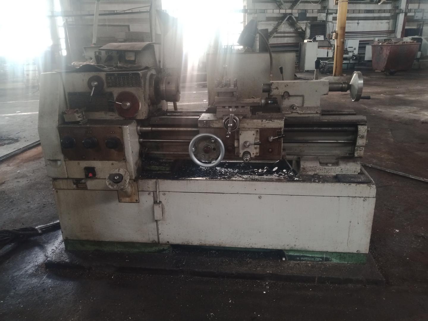 Токарно-винторезный станок УТ16В