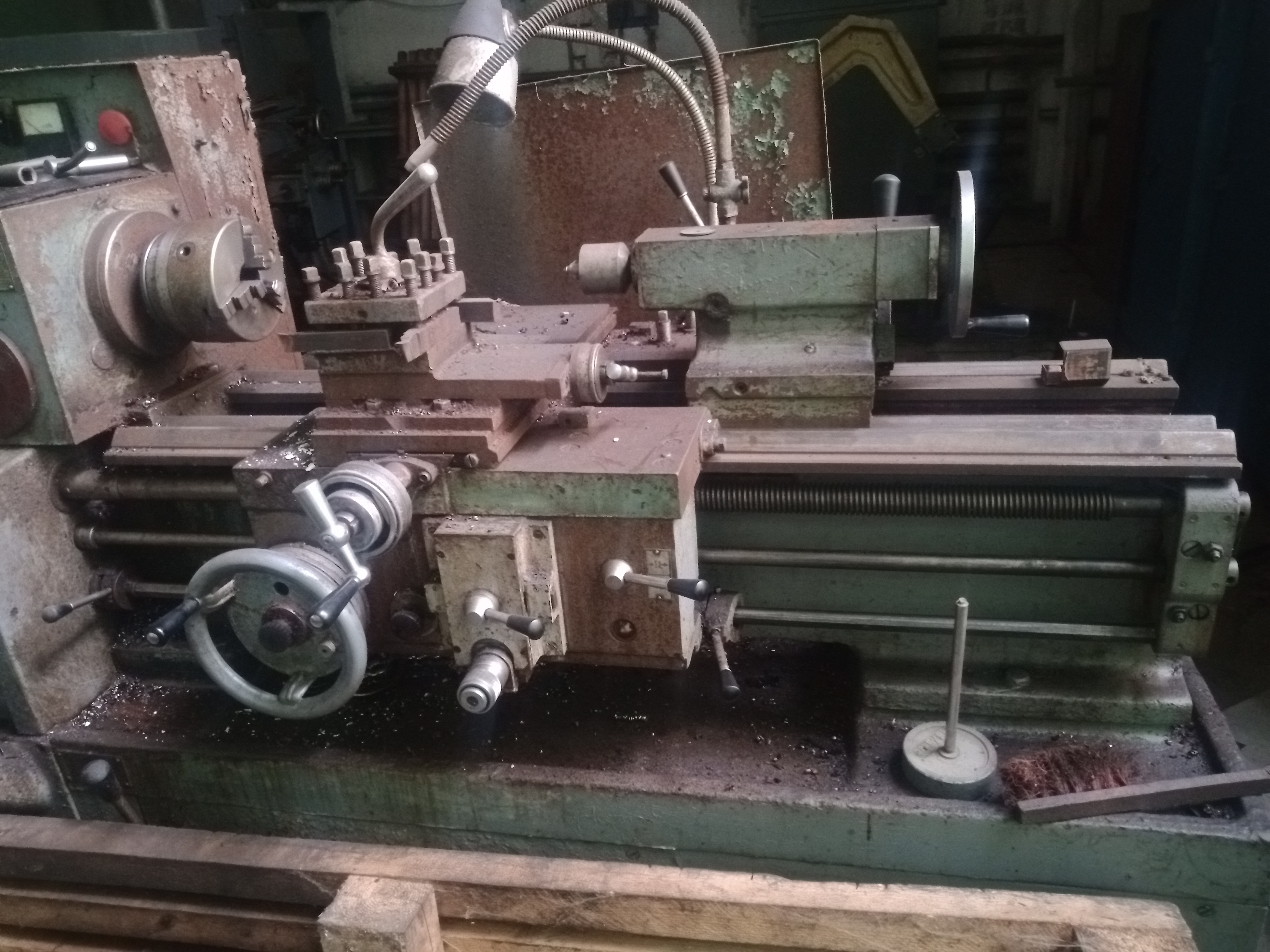 Токарно-винторезный станок УТ16В