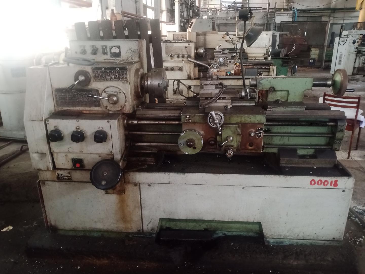 Токарно-винторезный станок УТ16В