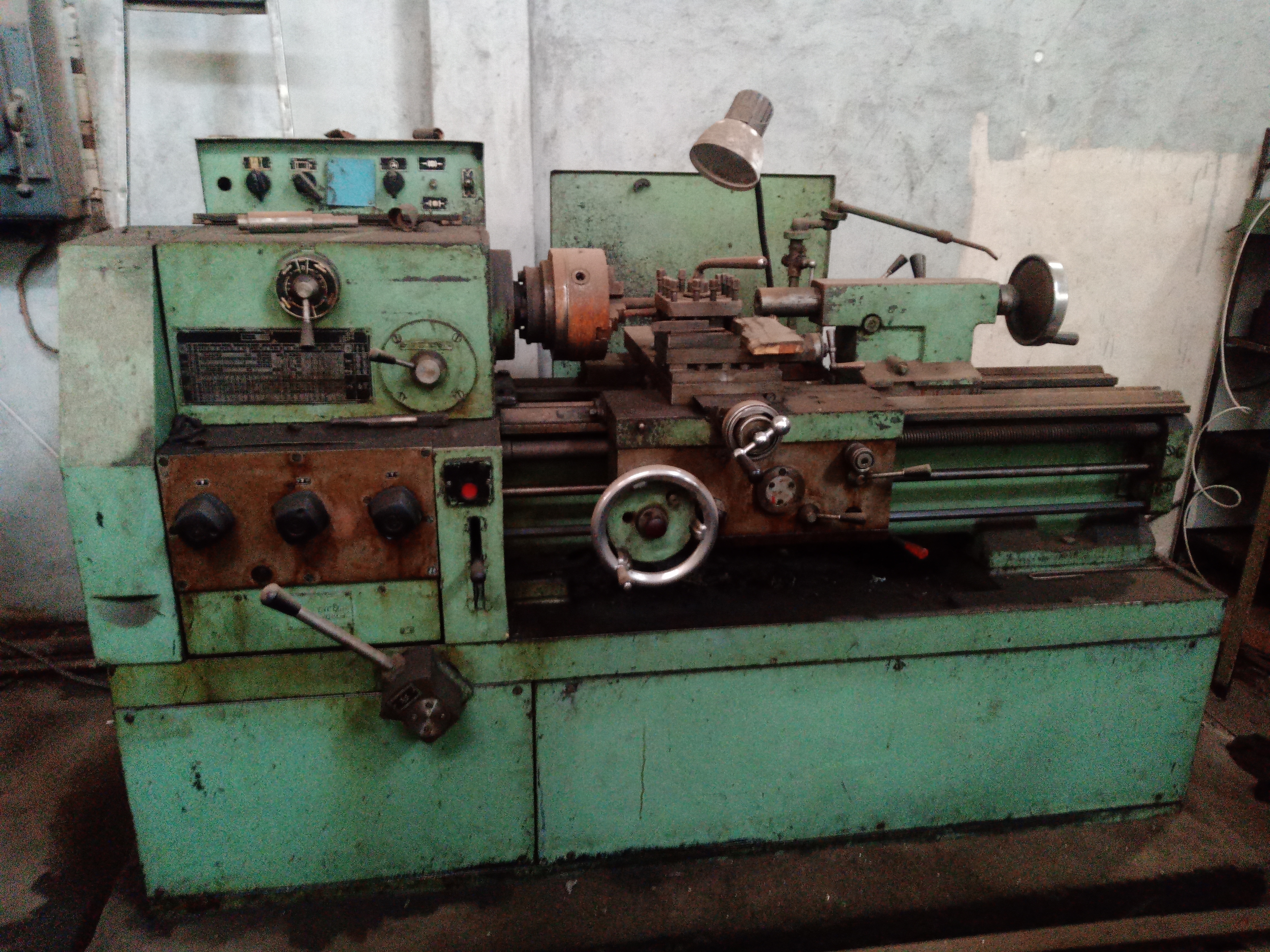 Токарно-винторезный станок С1е61пм