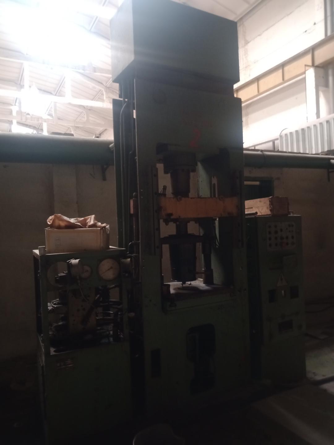 Пресс гидравлический ДГ2428А