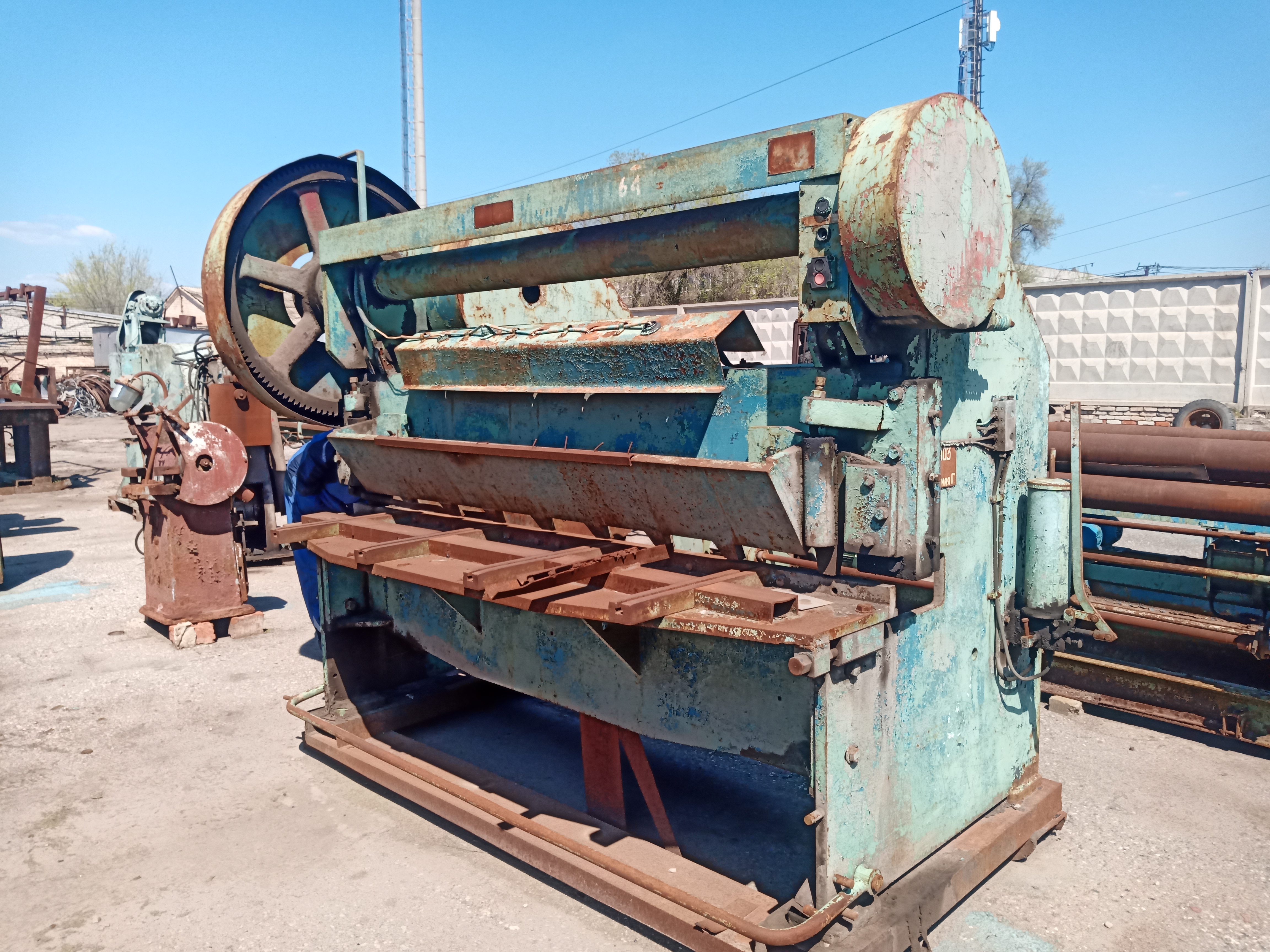 Механические гильотинные ножницы Н 475