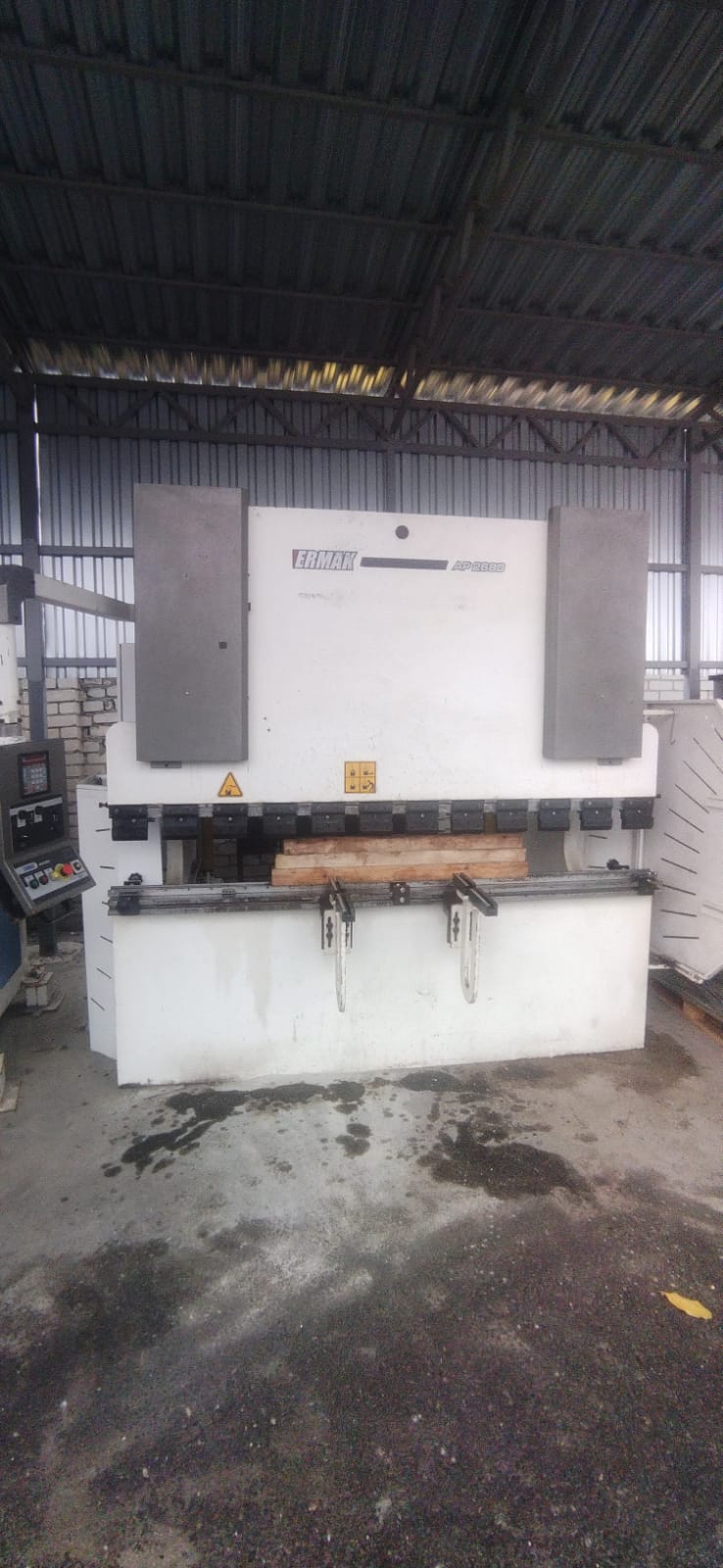 Гидравлический листогибочный пресс  ERMAK AP 2600-...