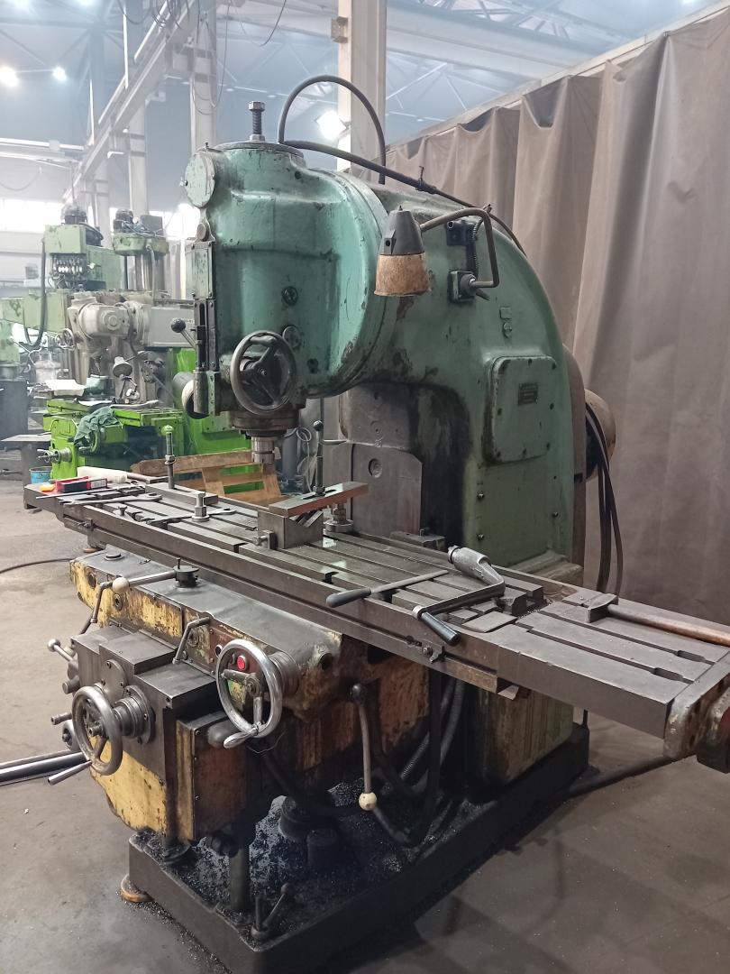 6М13П станок консольно-фрезерный вертикальный повы...