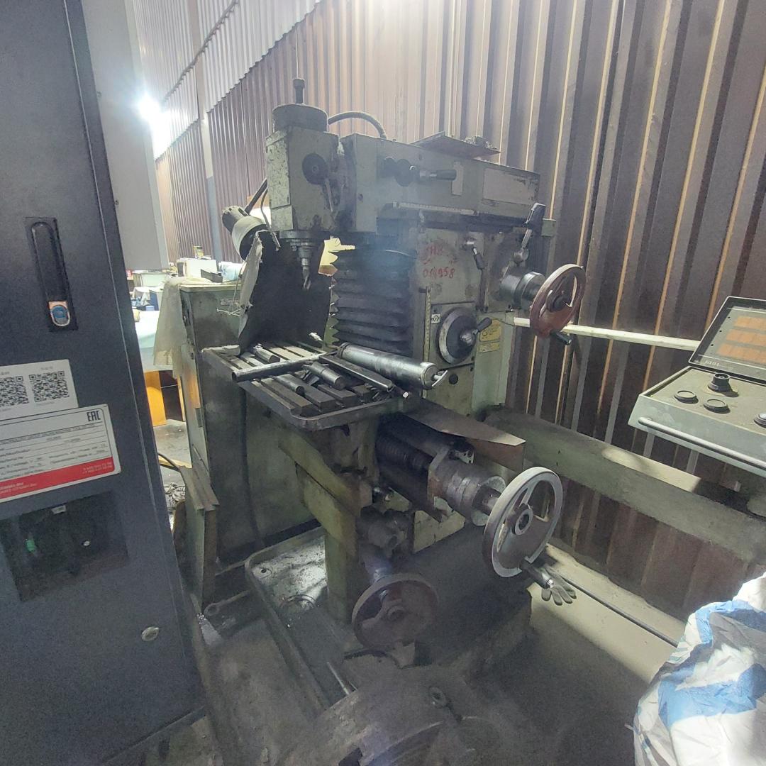 Фрезерный широкоуниверсальный станок ВМ-131ВФ1