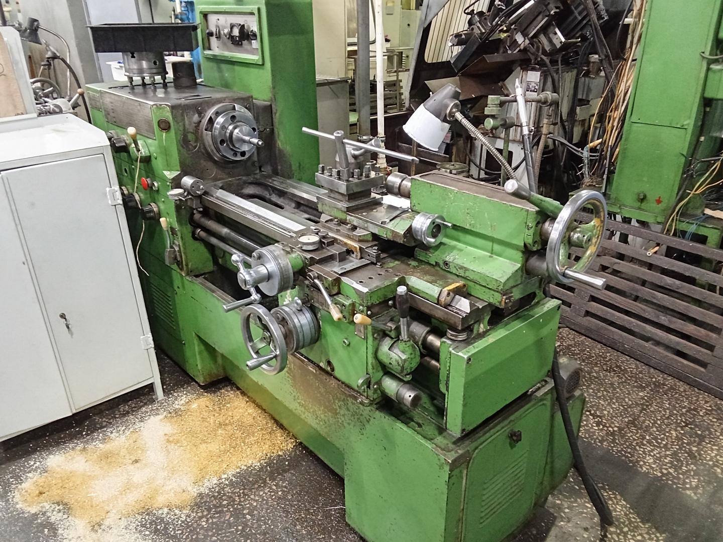 Токарно-винторезный станок 16Б16КА