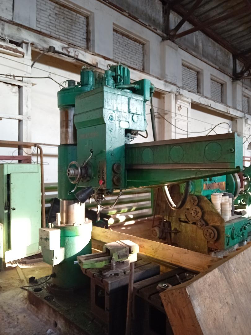 Радиально сверлильный станок 2М55