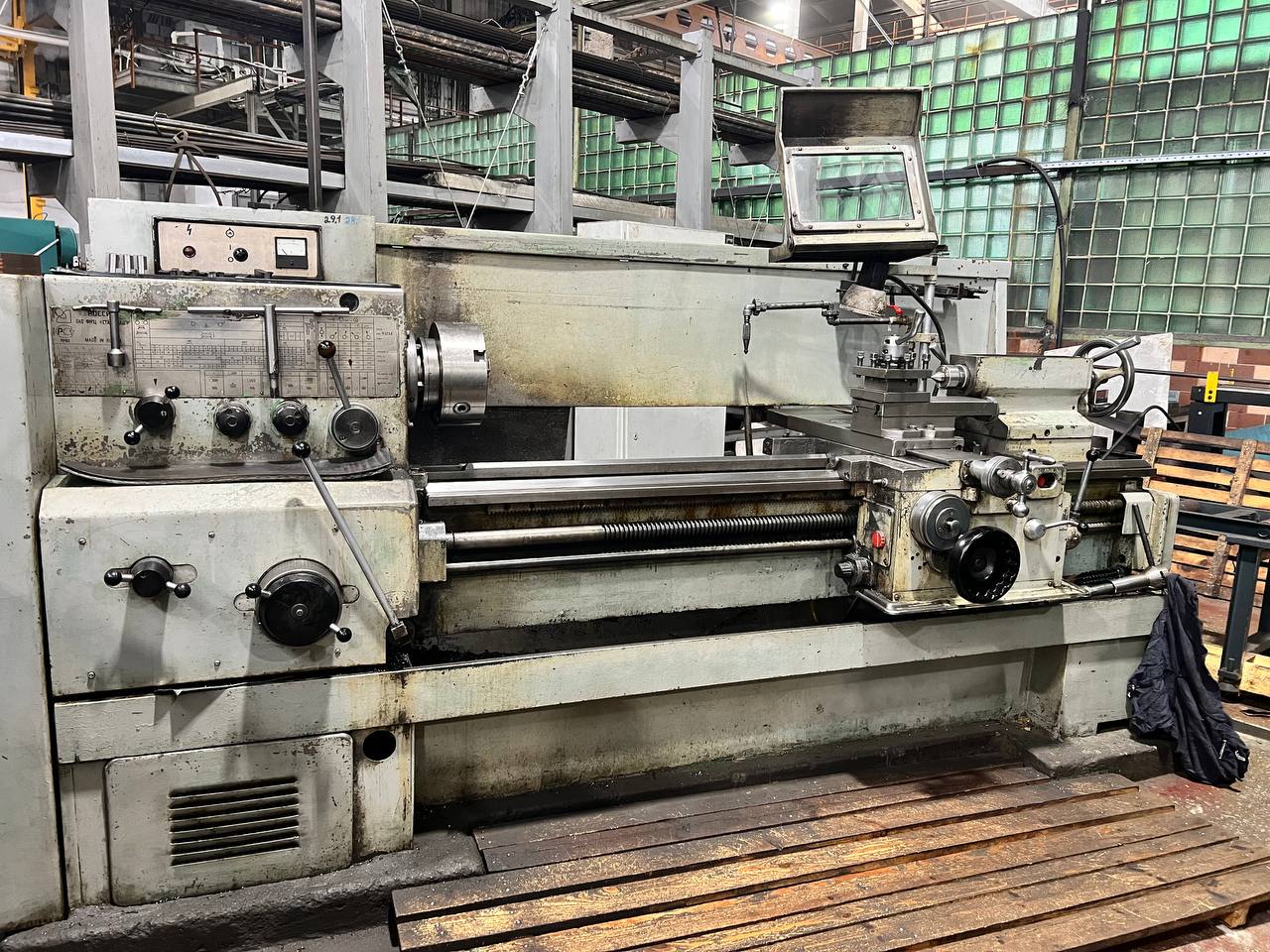 Универсальный токарно-винторезный станок 1К625