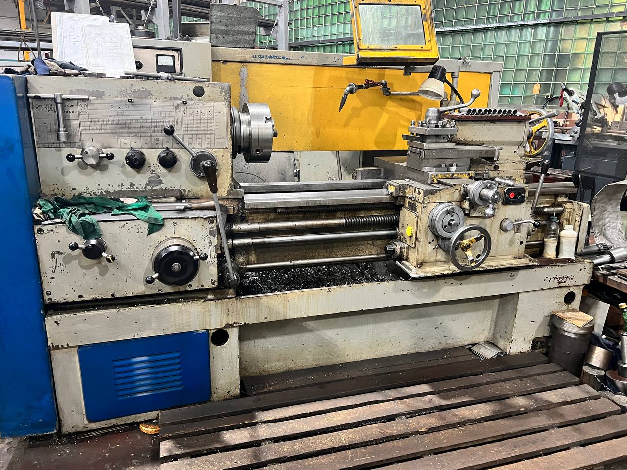 Универсальный токарно-винторезный станок 1К625