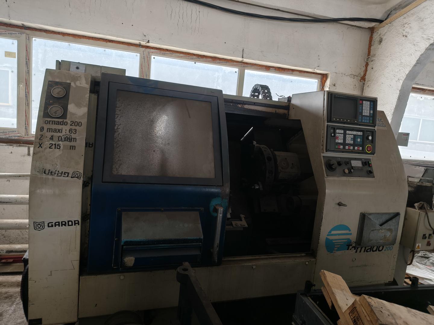 Токарный станок с ЧПУ Colchester Tornado-200