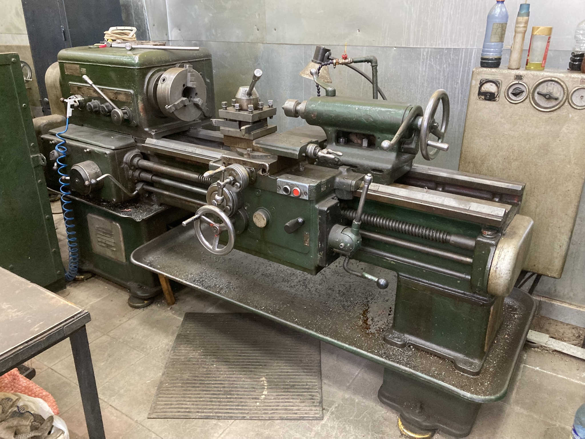 Токарно-винторезный станок 1К62, РМЦ 1000. Год выпуска 1968.