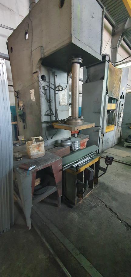 Пресс гидравлический УК 13 3 25 усилием 30т (аналог П6324)